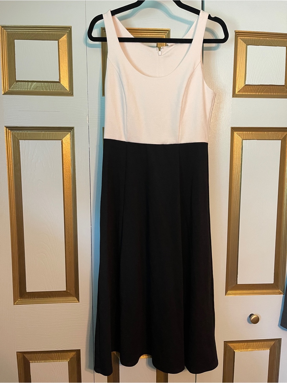 GAP Sleeveless Black and White A-Line Colorblock Midi Dress